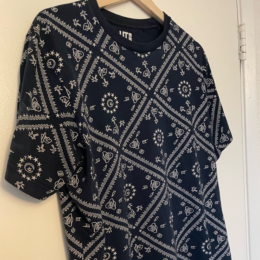 UNIQLO x PIXAR Toys Story Blue Size L